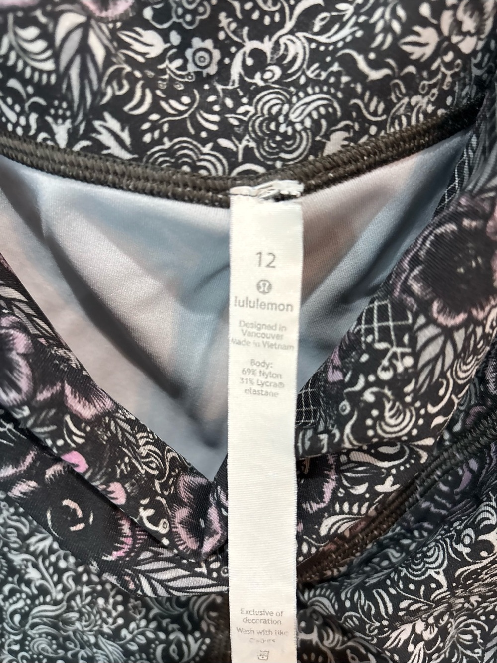 lululemon athletica Black and Purple Floral leggings sz:12 #174 - Picture 5 of 5